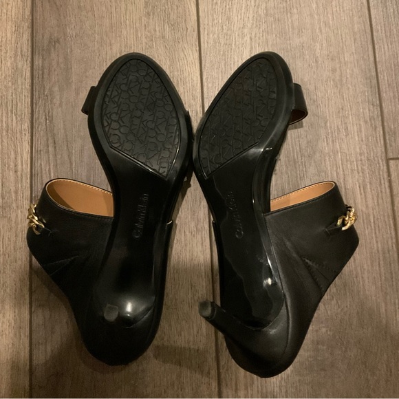 Calvin Klein Black Heels with Gold Chain Detail - Picture 4 of 6